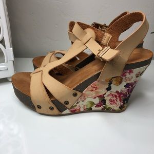 Bella Marie Adorable Floral Wedges